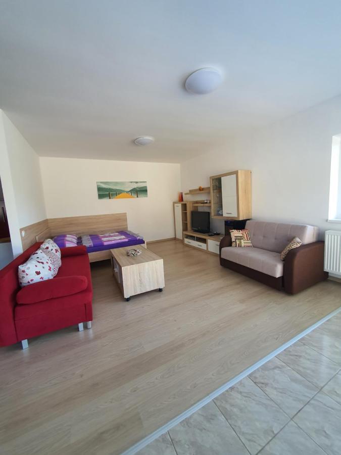 Apartman Kurdejov Hustopeče Exterior foto