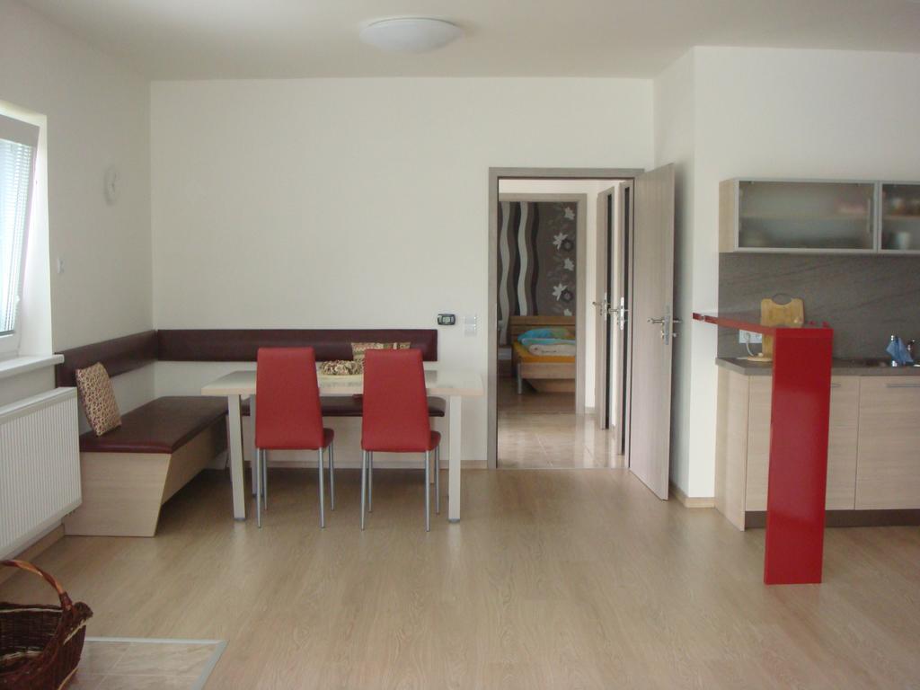 Apartman Kurdejov Hustopeče Cameră foto